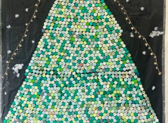 キャップでクリスマスツリー🎄✨